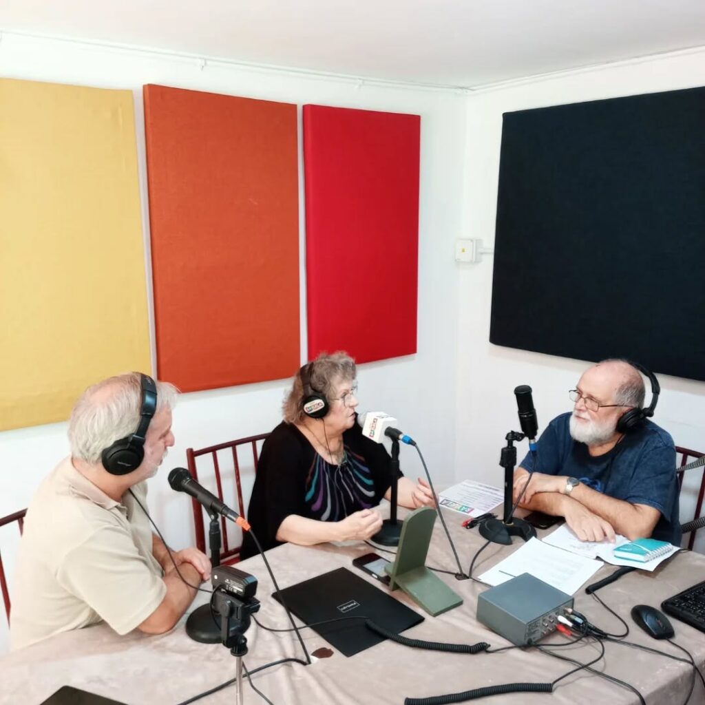 Instagram post from radiorayuelavl. This post is in position 1.