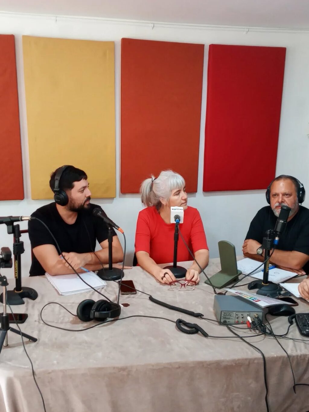 Instagram post from radiorayuelavl. This post is in position 7.