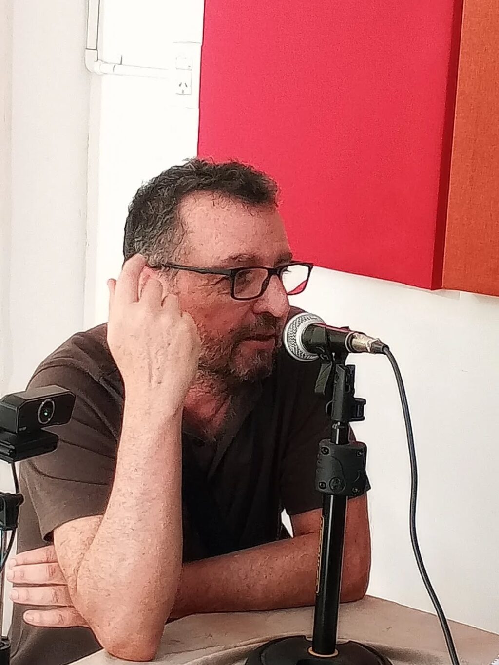 Instagram post from radiorayuelavl. This post is in position 4.