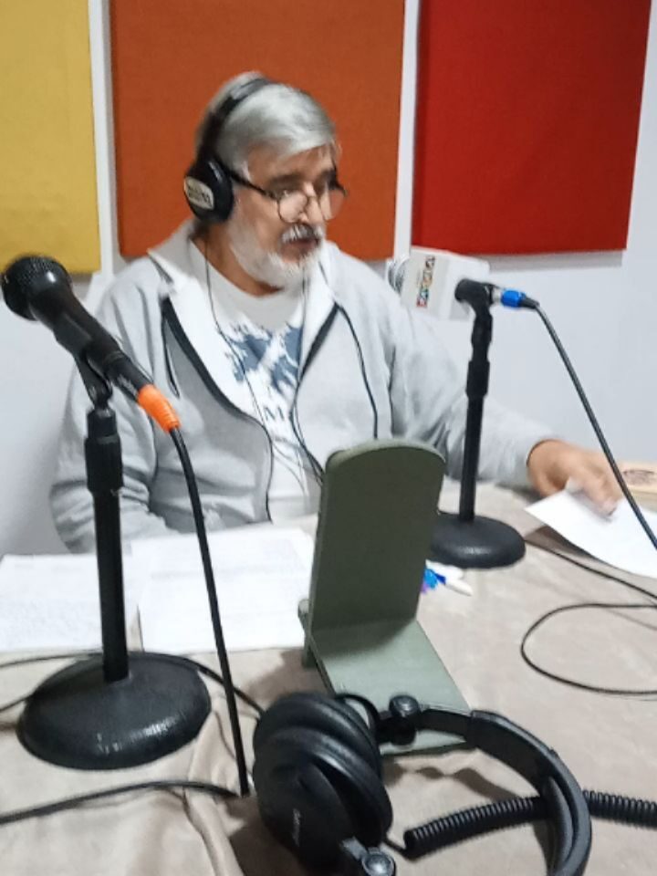 Instagram post from radiorayuelavl. This post is in position 0.