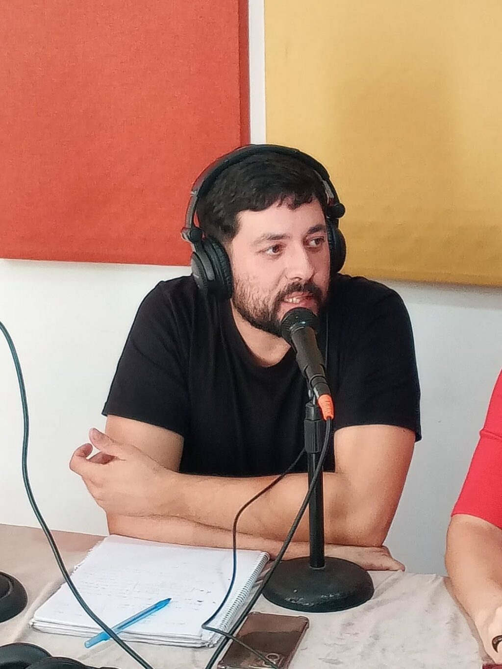 Instagram post from radiorayuelavl. This post is in position 2.