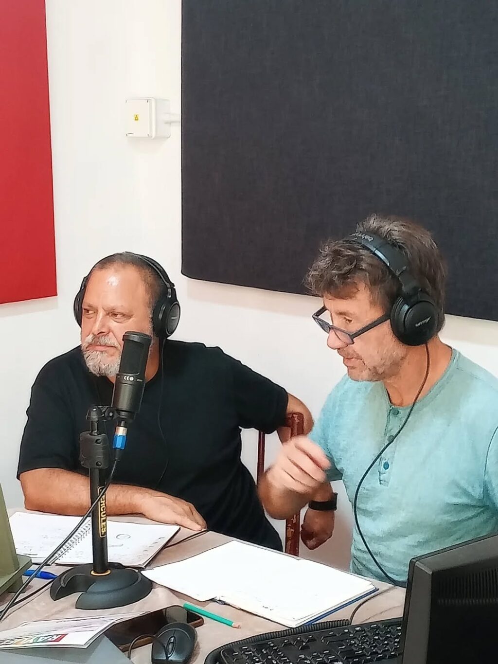 Instagram post from radiorayuelavl. This post is in position 3.